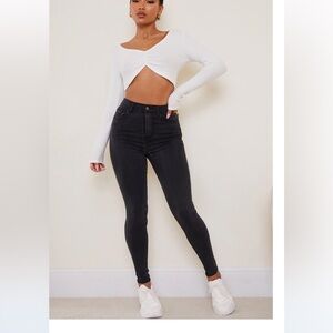 PRETTYLITTLETHING SKINNY JEANS
